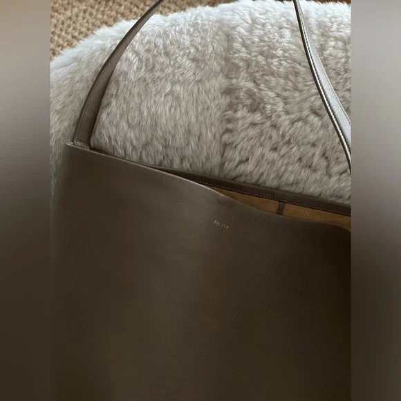 The Row Park Tote Large in French Gray, Smooth Leather - Picture 6 of 6